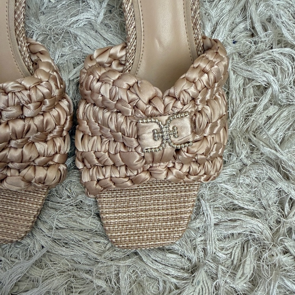 Sam Edelman Paisley Satin Logo Kitten Heel Mule Sandals in Ecru Ribbon Sz 9.5 - Picture 7 of 12
